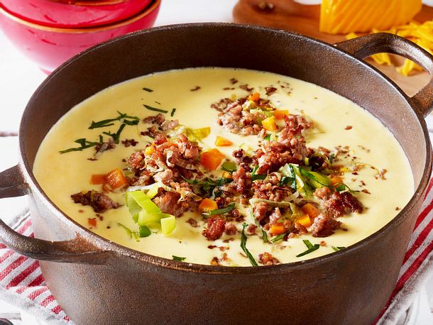 kaese-porree-suppe-mit-hack-topping-F6027401,id=a3dfb250,b=lecker,w=610,cg=c