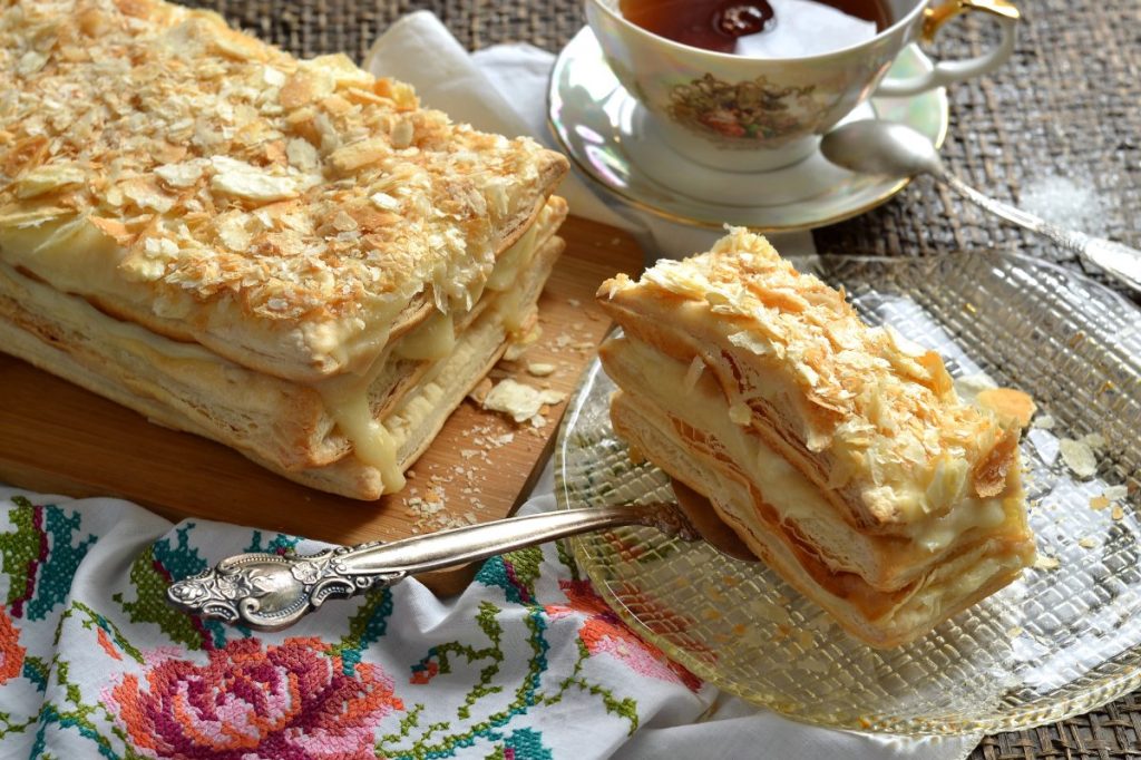 Pirozhnoe-Napoleon-s-zavarnym-kremom-01
