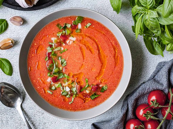 klassische-gazpacho-2-b3,id=0da26f10,b=lecker,w=590,h=442,cg=c