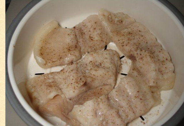pangasius_v_multivarke_na_paru-180096
