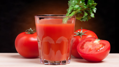 polza-tomatnogo-soka-dla-mujchin-500x281