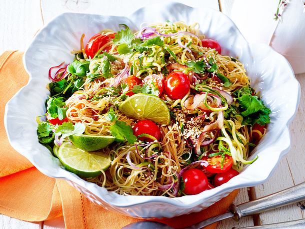 reisnudelsalat-mit-limettensosse-und-sesam-F8481103,id=90f44d1a,b=lecker,w=610,cg=c