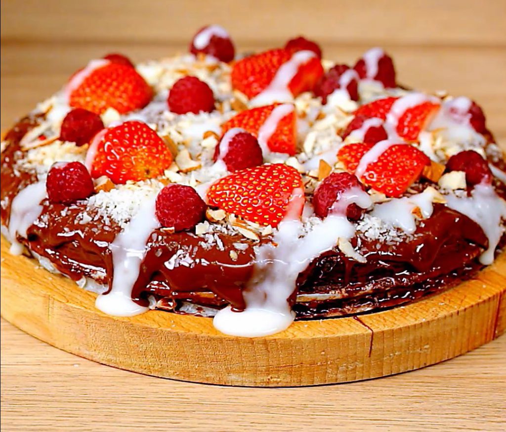 tarta_ciocolata_capsune_zmeura-1024x873