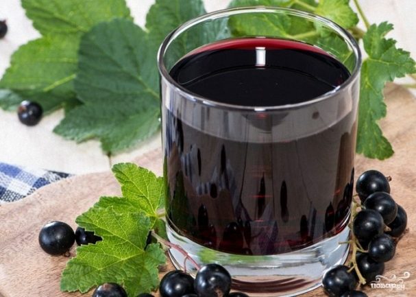vino_iz_chernoi_smorodini_bez_drojjei-212088